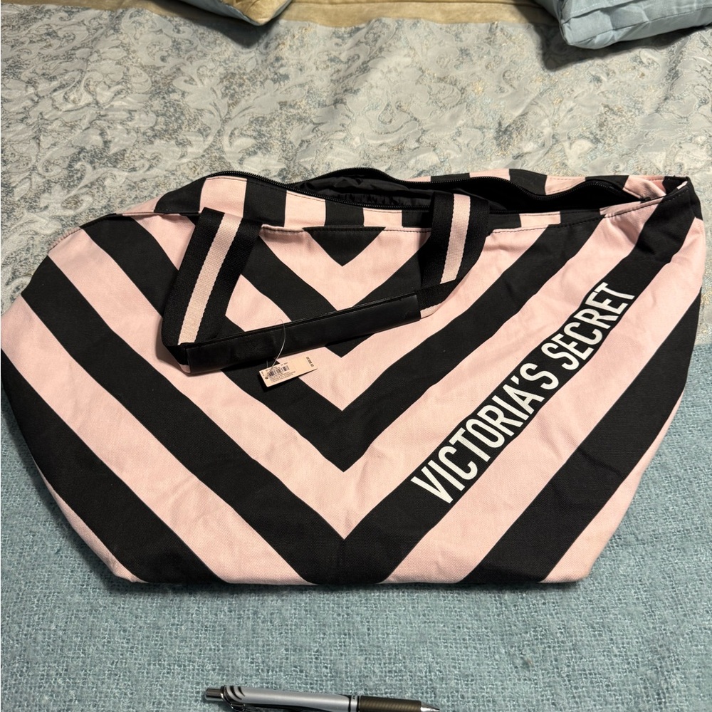 Victorias Secret duffel/weekender bag